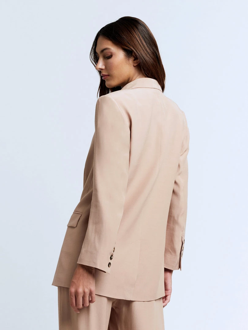 L'AGENCE Jayda Relaxed Double Breast Blazer 4 L'AGENCE Jayda Relaxed Double Breast Blazer