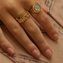 Maria Black Mom Ring - Gold ACCESSORIES