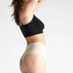 Yummie Ultralight Seamless Shaping Thong