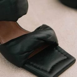 ALOHAS Twist Strap Sandal